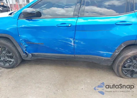 2025 Jeep Compass Latitude 4X4 from USA, damaged, VIN 3C4NJDBN8ST515501